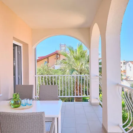 Meri 1 By Interhome Appartement Trogir